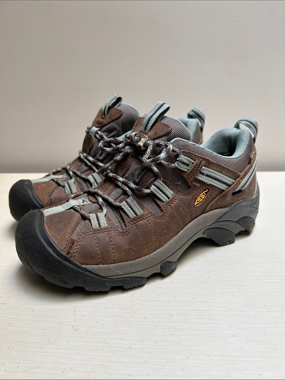 Keen Targhee II Brown and Gray Women's Low-Cut Waterproof Trail Shoes- 8.5